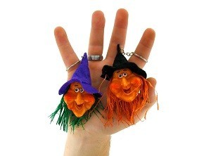 LARGE WITCH HEAD KEYRING (12 pcs)