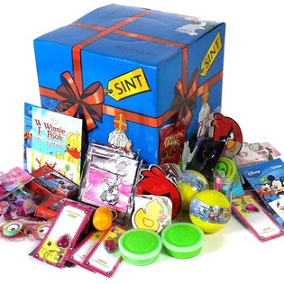 Sinterklaas / Saint Nicholas Lucky Dip Gift Box (112 Pieces)