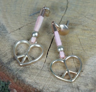 Light Pink Heart Earrings (1 pc)