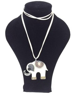 Elephant Pendant Necklace Cream (1 pc)
